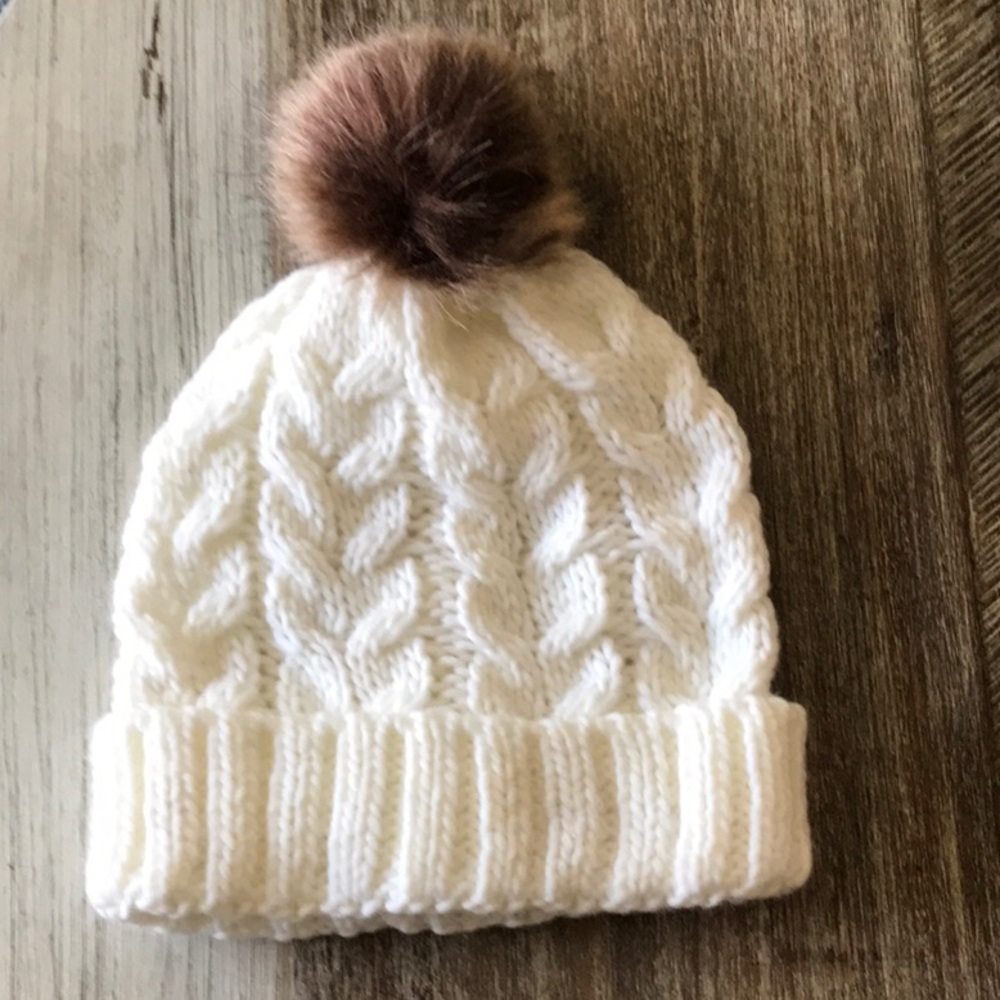 NWOT White cable knit beanie